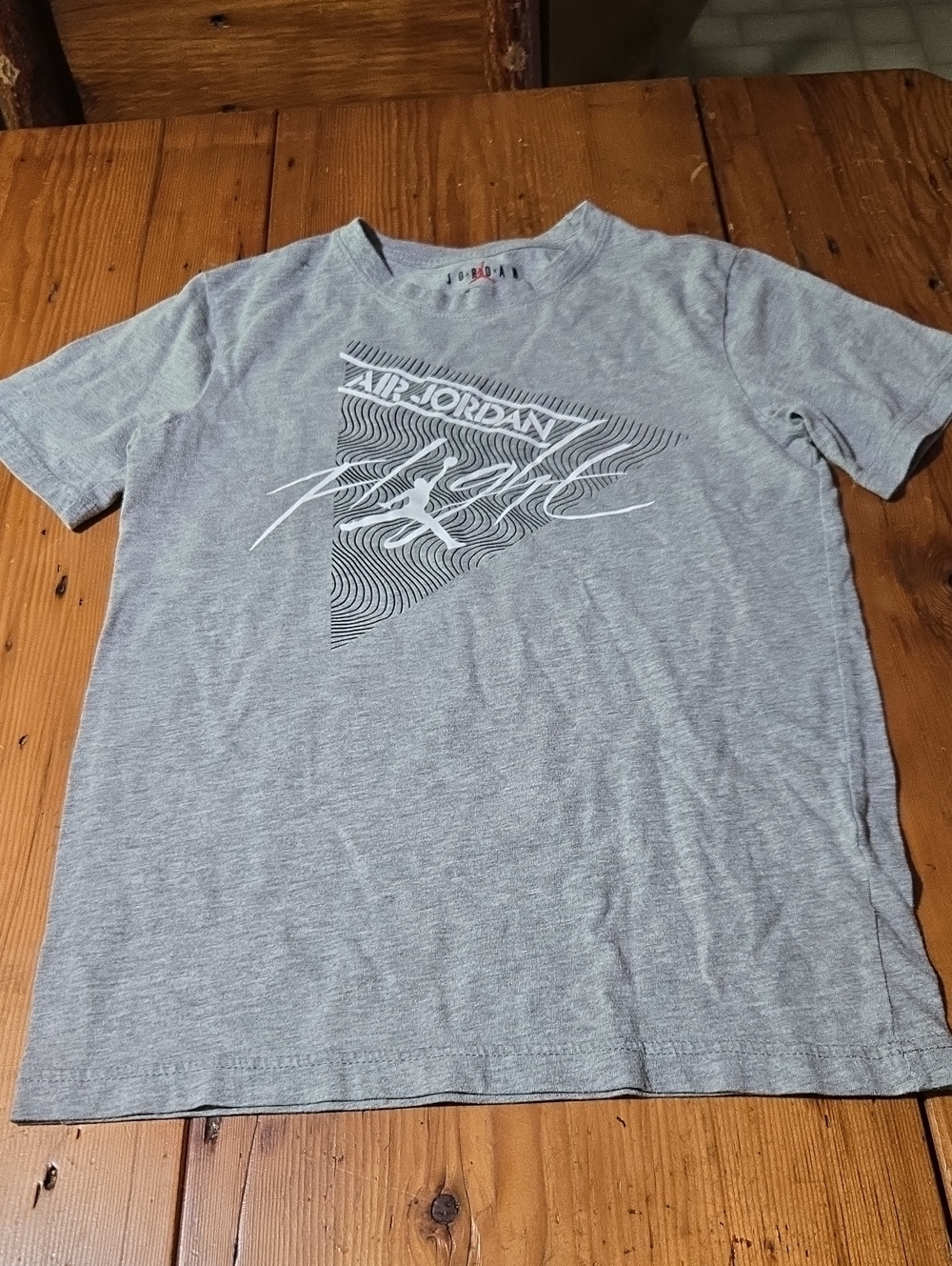 Jordan  Light Gray Graphic Short-Sleeve Tee Sz L
